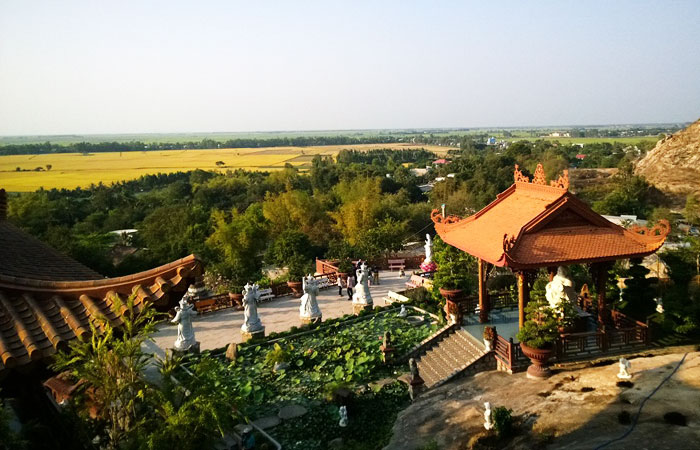4 reasons to visit Chau Doc Phuoc Thien
